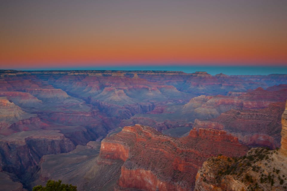 Book your Las Vegas: Grand Canyon Day Trip in Spanish experience today. Discover upcoming events, exciting activities, tours, places to eat, places to stay, and fun things to do in Arizona's Joshua Tree Forest, Arizona with PartyFixx.co.